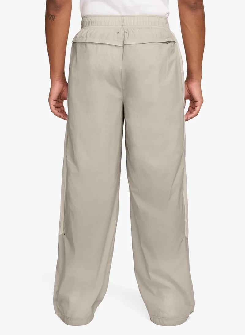 نايكي بنطلون تتبع غير مبطن مقاوم للأشعة فوق البنفسجية